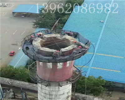 100米水泥煙囪定向拆除一安全施工