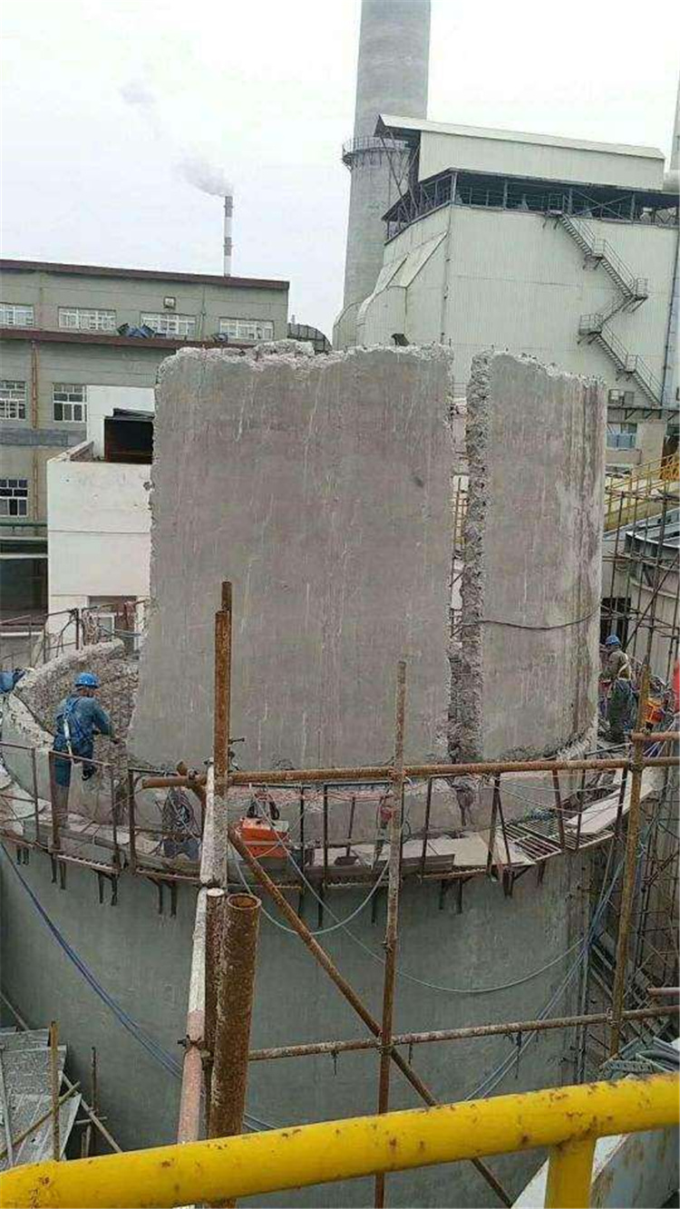 拆除磚煙囪